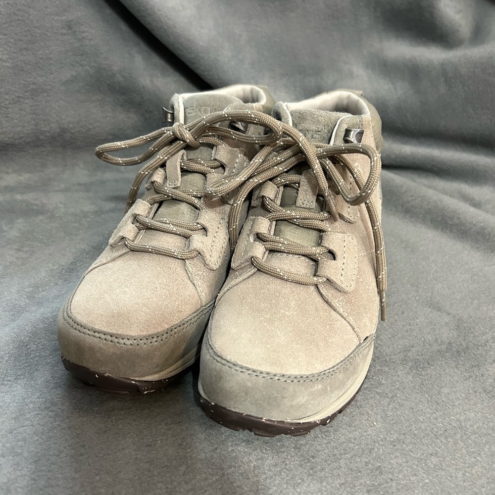 Dansko Women’s Grey Suede waterproof Hiking Shoes